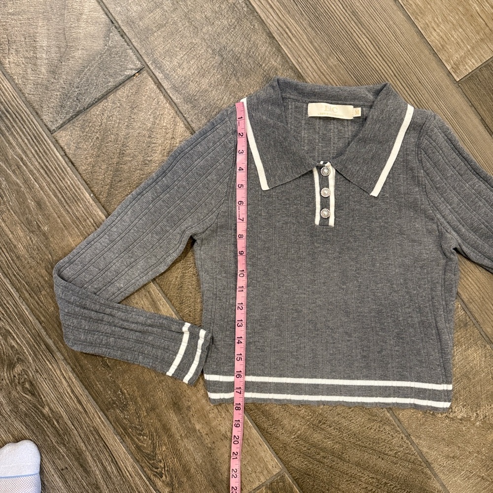 Lizette Collection Ribbed Gray Sweater Medium - Picture 9 of 10
